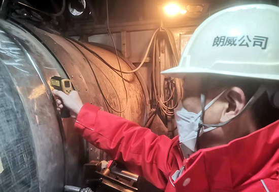 检查10号阀室金口焊接层间温度 拷贝.jpg