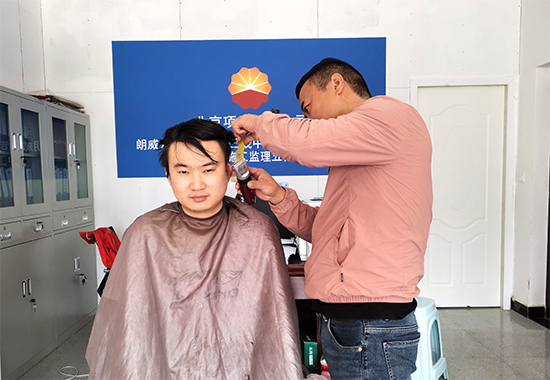 义务理发 拷贝.jpg