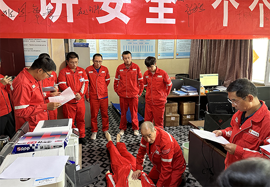 西四线（吐鲁番-中卫）监理二标段组织开展触电应急演练1 拷贝.jpg