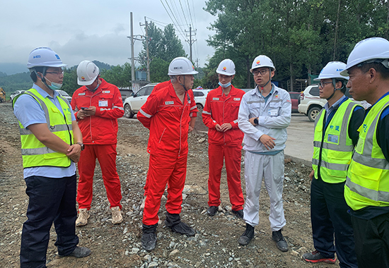 1、隧道专家现场指导 拷贝.jpg