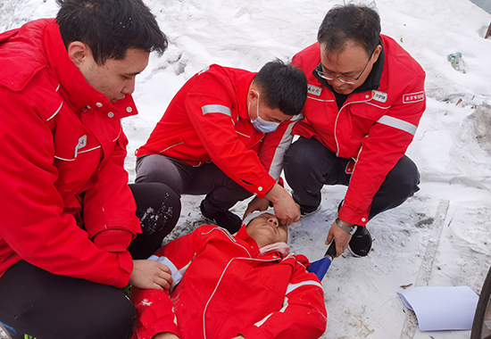 头部受伤后包扎 拷贝.jpg